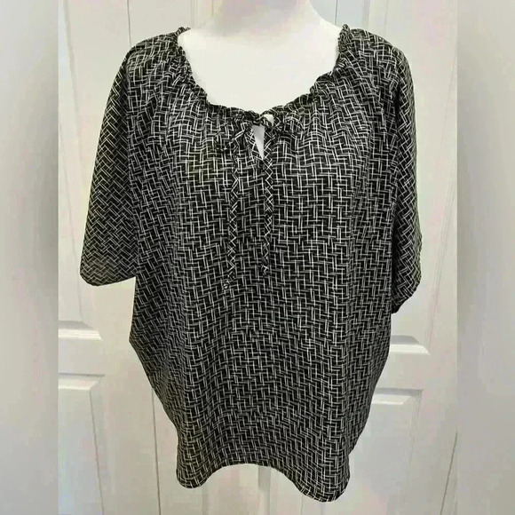 Oversized LOFT blouse size XS black white keyhole tie front batwing sleeve - Picture 1 of 8